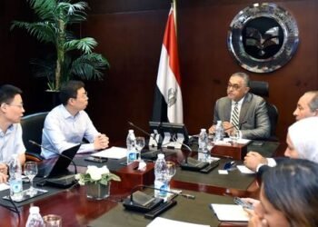 جيانجسو الصينية تبحث إنشاء مجمع للغزل والنسيج في مصر باستثمارات نصف مليار دولار