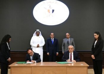 تحالف مصدر و إنفينيتي يوقعان اتفاقية إنشاء محطة طاقة الرياح بقدرة 200 ميجاوات