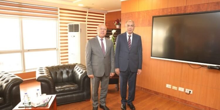 الصناعة: إتاحة فرص استثمارية بمحافظة المنيا في مجالات كربونات الكالسيوم ومواد البناء