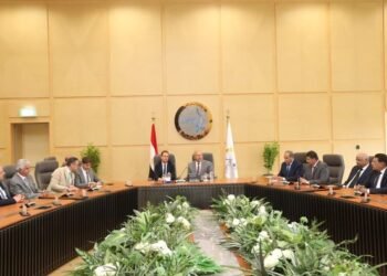 النقل توقع عقد تحديث أنظمة الخط الأول لمترو أنفاق القاهرة الكبرى