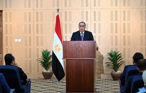 رئيس الوزراء: ملف الطاقة الجديدة والمتجددة هو شغل الحكومة الشاغل خلال الفترة الحالية