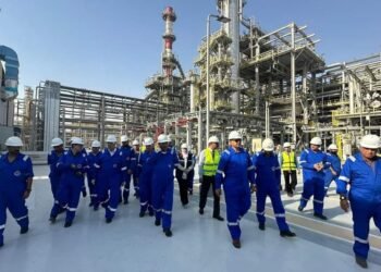 هيئة البترول تؤجل سداد ملياري دولار لتحالف بنوك محلية