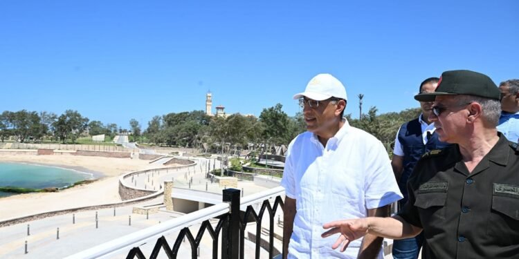 “مدبولي”: جرى تنفيذ توجيهات الرئيس لجعل منطقة المنتزه وجهة سياحية عالمية