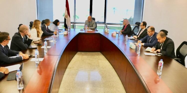 الكهرباء: نتوسع فى الاعتماد على الطاقات المتجددة لخفض استهلاك الوقود وتقليل انبعاثات الكربون