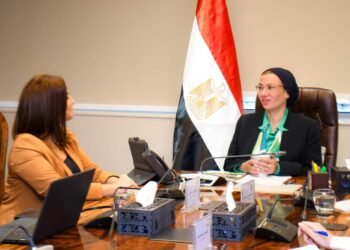 وزيرة البيئة