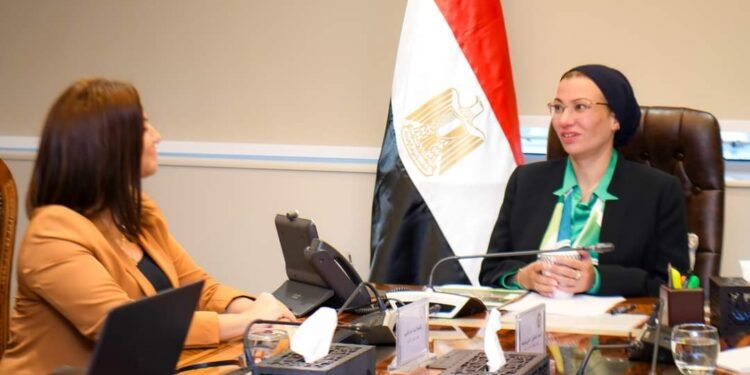 وزيرة البيئة