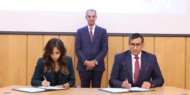 وزير الاتصالات