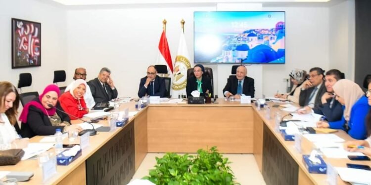 وزيرة البيئة