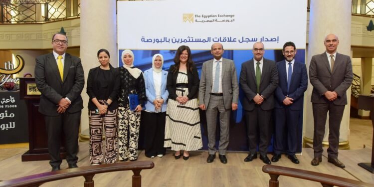 رئيس البورصة المصرية يدشن سجل مسئولي علاقات المستثمرين