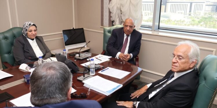 وزير الكهرباء يبحث مع “كوبولوزيس اليونانية” مستجدات مشروع الربط الكهربائي بين مصر واليونان