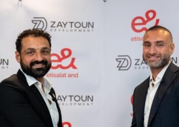 “إي آند بيزنس” تتعاقد مع زيتون للتطوير العقاري لتقديم خدمات التكنولوجية الذكية