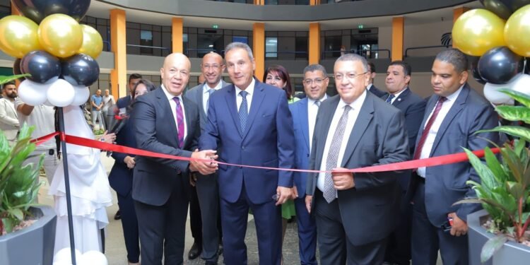 بنك مصر يفتتح فرع بشركة مصر للطيران