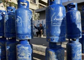 وزارة البترول تقرر زيادة سعر أسطوانة الغاز المنزلي والتجاري 50 جنيهًا
