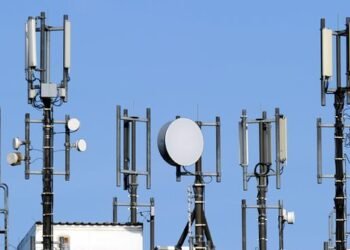 مصر تدرس السماح لشركات الاتصالات بزيادة أسعار خدماتها