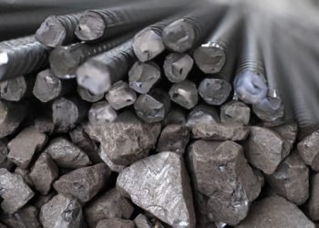 سعر الحديد يصعد فوق 100 دولار للطن بفضل حزمة التحفيز الصينية