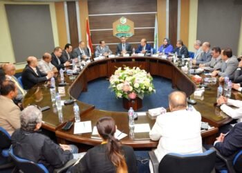 وزير التموين يبحث طرح المشروعات والفرص التجارية علي المستثمرين