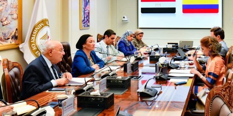 وزيرة البيئة تلتقى مع سفيرة كولومبيا لبحث سبل تعزيز التعاون الثنائي بمجال البيئة