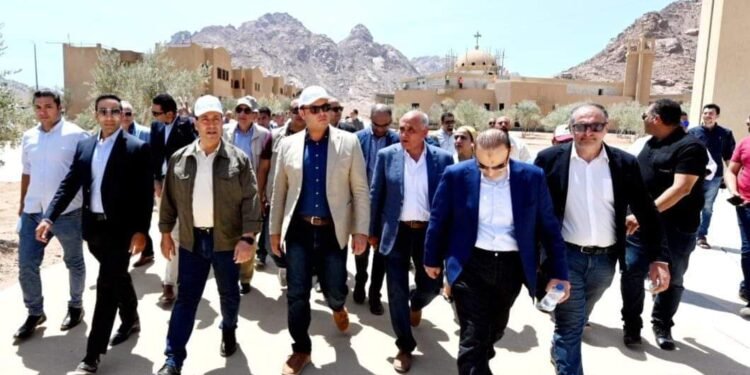 وزير الإسكان يتفقد مشروع تطوير موقع التجلى الأعظم بـ«سانت كاترين»