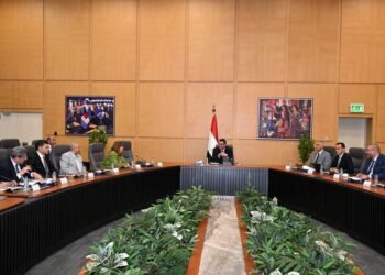 وزير الإسكان يتابع  تنفيذ وحدات  “سكن لكل المصريين” بالمدن الجديدة