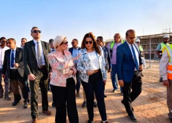 وزيرة البيئة تتفقد إنشاء أول مدينة متكاملة للمخلفات الصلبة بالعاشر من رمضان