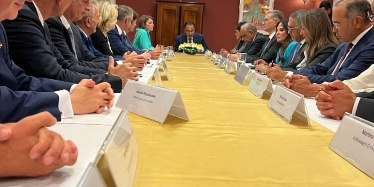 رئيس الوزراء يبحث مع عدة شركات ألمانية الفرص الاستثمارية بالسوق المصري