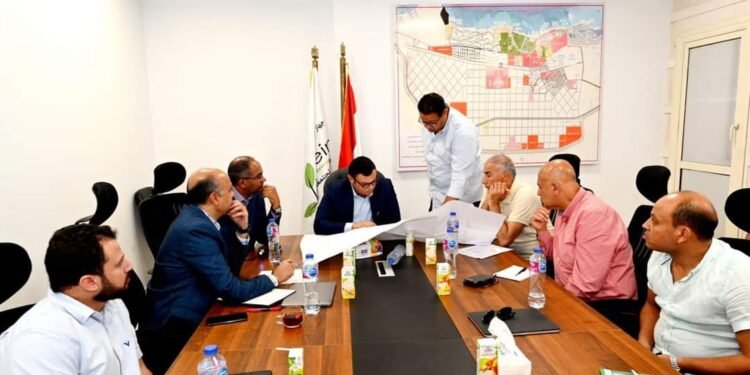 وزير الإسكان يتابع موقف تنفيذ المشروعات التنموية بالساحل الشمالى الغربى