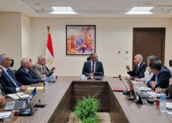 نائب وزير الإسكان يتابع موقف التطور العمراني والمرافق بتوسعات مدينة الشيخ زايد