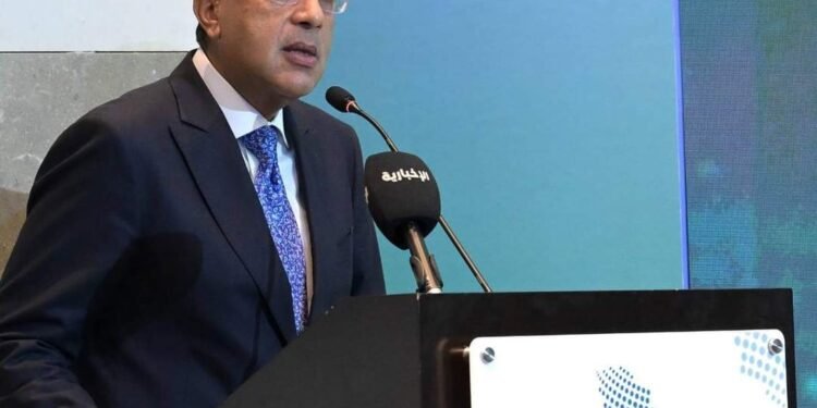 رئيس الوزراء يبحث سبل تعزيز التعاون الاقتصادي مع السعودية