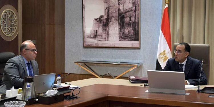 رئيس الوزراء وفريد يبحثان سبل تعزيز دور القطاع المالي غير المصرفي في الاقتصاد القومي