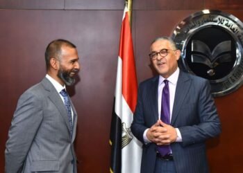 هيبة يبحث مع وفد استثماري إنشاء مشروع لإعادة تدوير المخلفات الإلكترونية