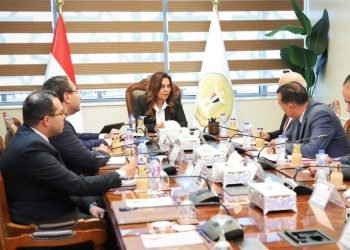 التنمية المحلية تبحث مع إي فاينانس تقديم طلبات التصالح علي مخالفات البناء إلكترونيًا