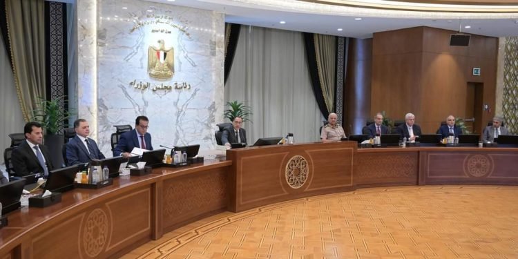 رئيس الوزراء الانتهاء من إعداد البرامج التفصيلية لبرنامج عمل الحكومة بالوزارات