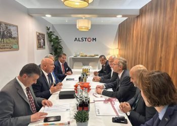 وزير النقل يبحث مع رئيس الستوم العالمية إنشاء مجمع صناعي بمدينة برج العرب