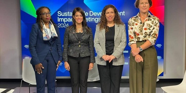 وزيرة التخطيط ضرورة التوصل إلى حلول مبتكرة لتعزيز استثمارات القطاع الخاص في مجال الاستدامة