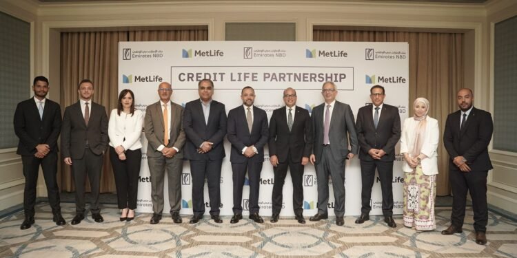 بنك الإمارات دبي الوطني يجدد وثيقة تأمين جماعي لتغطية القروض مع “متلايف لتأمينات الحياة”