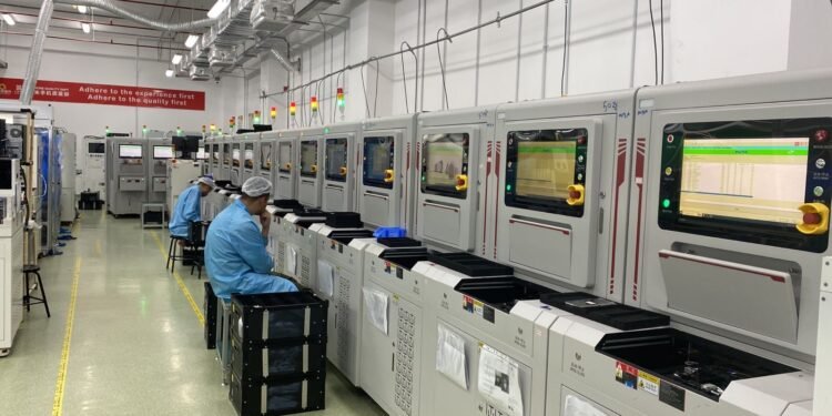 تعاقد ثلاثي بين ڤودافون مصر ومجموعة الصافي و”جرين پاكت Green Packet”