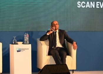 أحمد الشيخ: ندعو الشركات المقيد أسهمها لإصدار شهادات خفض انبعاثات كربونية تقيد أيضًا بالبورصة