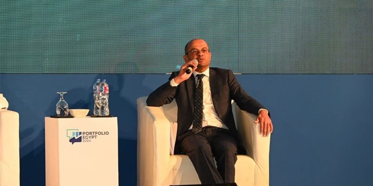 أحمد الشيخ: ندعو الشركات المقيد أسهمها لإصدار شهادات خفض انبعاثات كربونية تقيد أيضًا بالبورصة