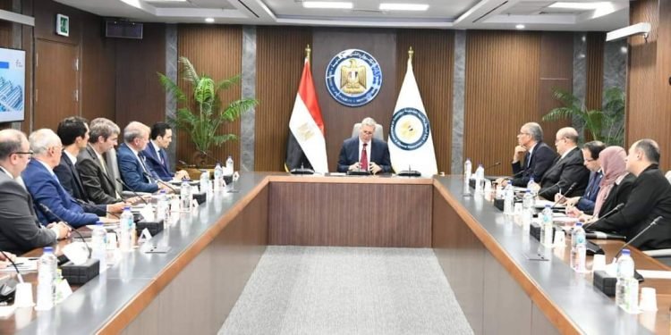 وزير البترول: نستعد لتنفيذ مشروع إنتاج الأمونيا الخضراء من الهيدروجين بمحافظة دمياط