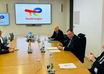 البترول تبحث مع توتال إينرجيز خطط الشركةللبحث والتنقيب عن الغاز الطبيعي في مصر