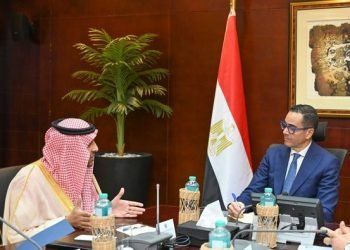 وزير الاستثمار وهيئة التجارة السعودية يبحثان تطوير علاقات التعاون الاقتصادي بين البلدين 