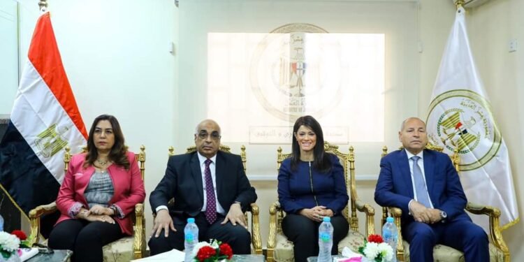 وزراء “التخطيط” و”التنمية” و”العدل” يفتتحون مأمورية الشهر العقاري والتوثيق بعين شمس