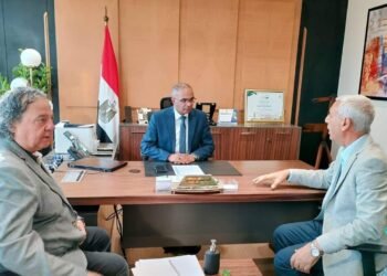 نائب وزير الإسكان يتابع موقف تقديم خدمات مياه الشرب والصرف الصحي بالدقهلية