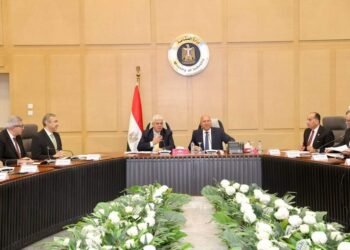 وزير الصناعة: البحث العلمي تعتزم إنتاج 500 جهاز تنفس بتكنولوجيا مصرية 100%