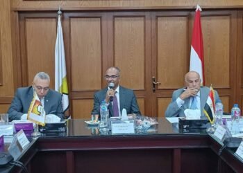 “الإسكان” تعقد اجتماعًا لتحديث منظومة أكواد مياه الشرب والصرف الصحي