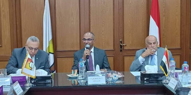 “الإسكان” تعقد اجتماعًا لتحديث منظومة أكواد مياه الشرب والصرف الصحي