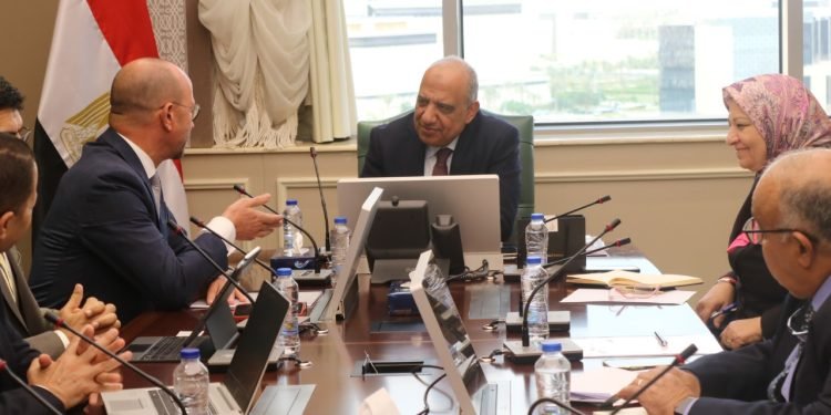 الكهرباء: نعتمد على القطاع الخاص فى مشروعات الهيدروجين الأخضر لتحقيق التنمية المستدامة والحفاظ على البيئة