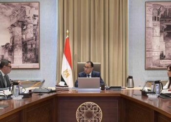 رئيس الوزراء يستعرض آليات طرح الأراضي بالمدن الجديدة للأنشطة العمرانية