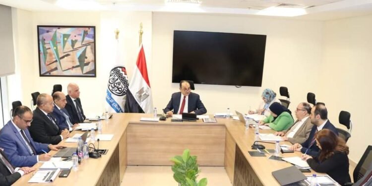 وزير قطاع الأعمال يتابع تنفيذ عدد من المشروعات الفندقية والسياحية والتجارية