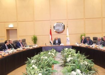 وزير الصناعة والنقل يترأس أعمال الجمعية العمومية العادية لشركة أكتا للنقل الجماعى